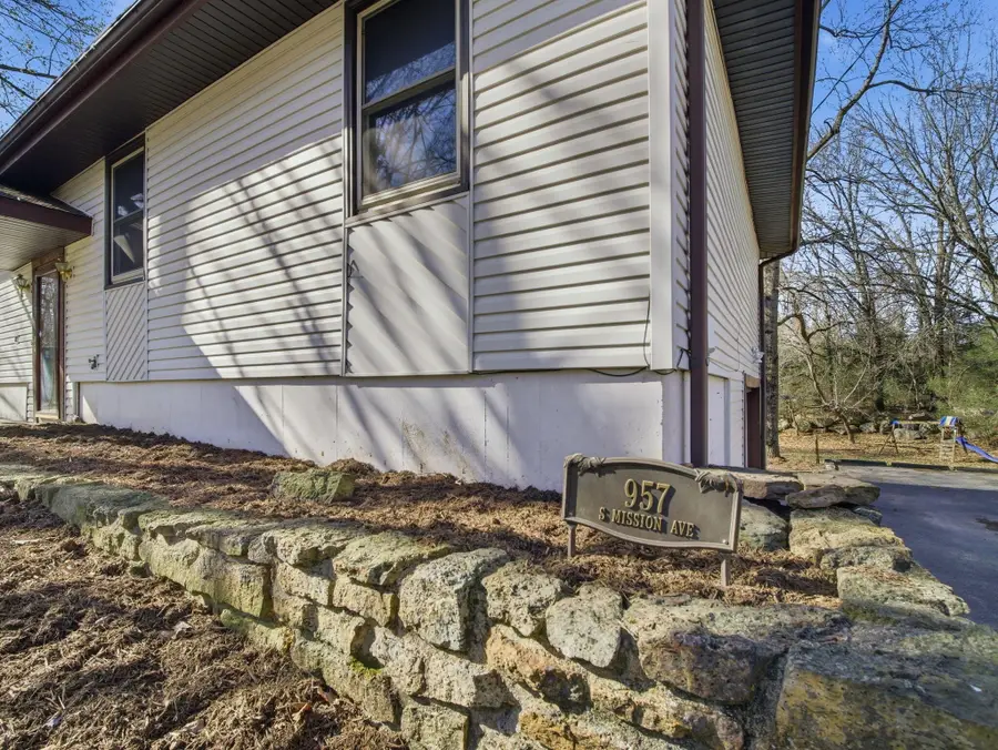 957 S Mission Avenue, Springfield, MO 65809 - #3