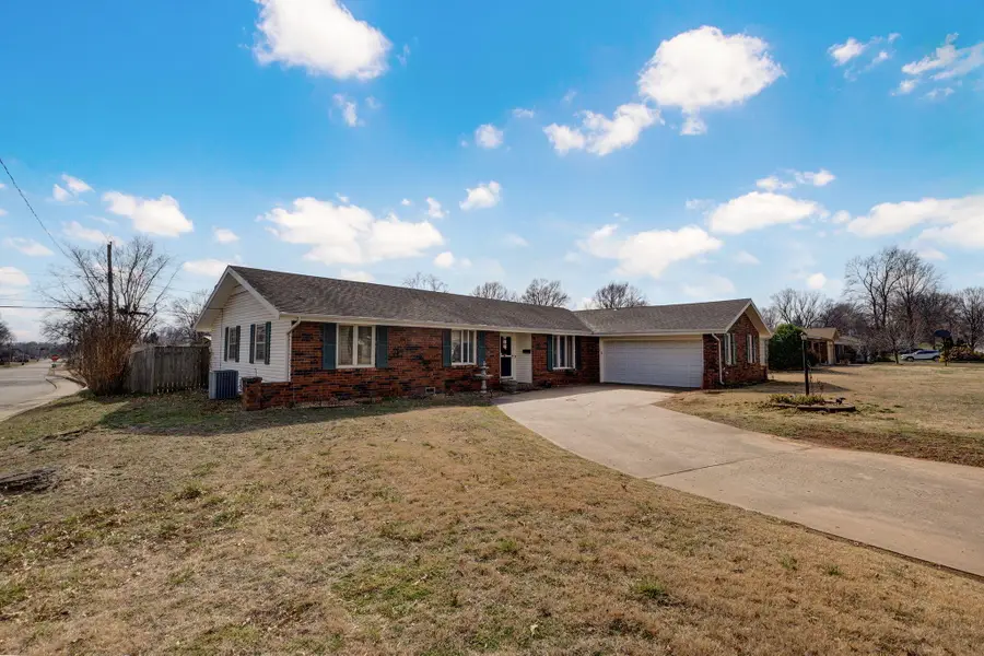 1308 W Swan Street, Springfield, MO 65807 - #2