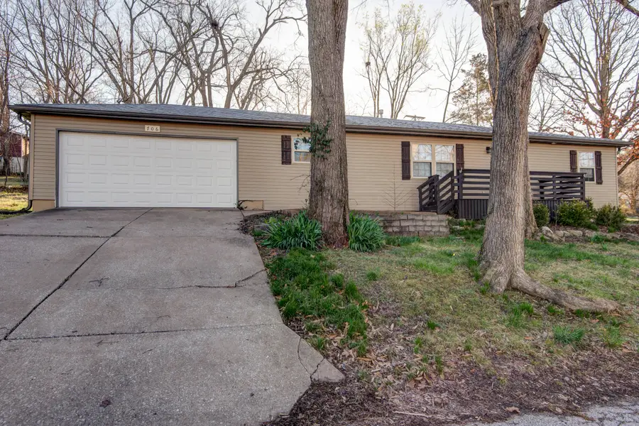 706 S 6th Street, Ozark, MO 65721 - #3