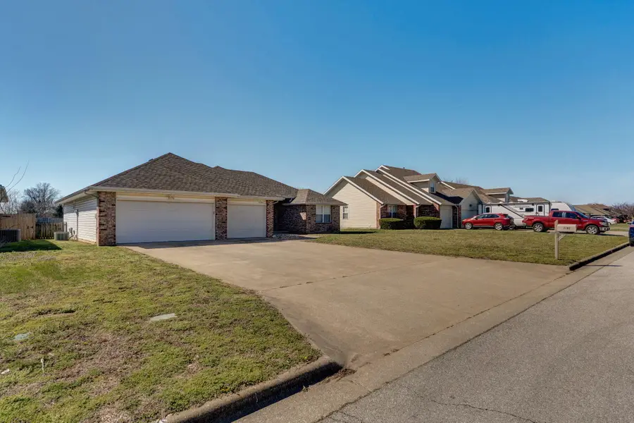 2782 W Lasalle Street, Springfield, MO 65807 - #3