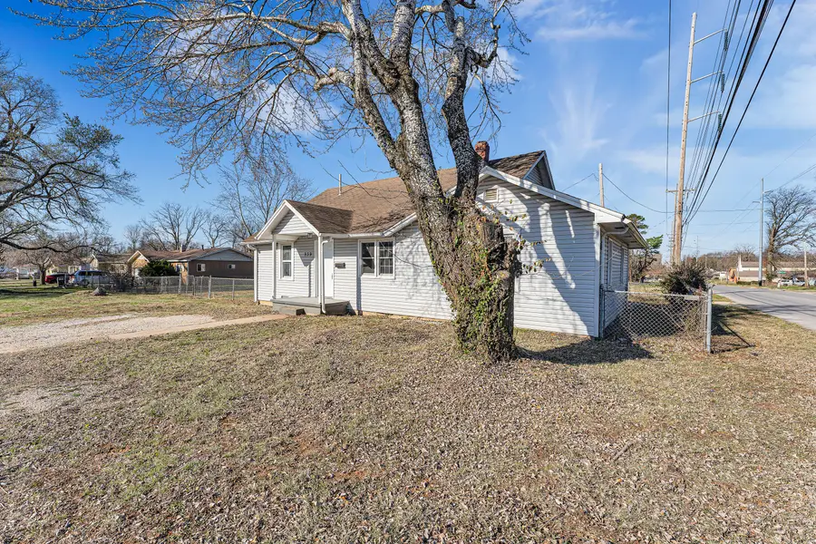 939 N Brown Avenue, Springfield, MO 65802 - #2