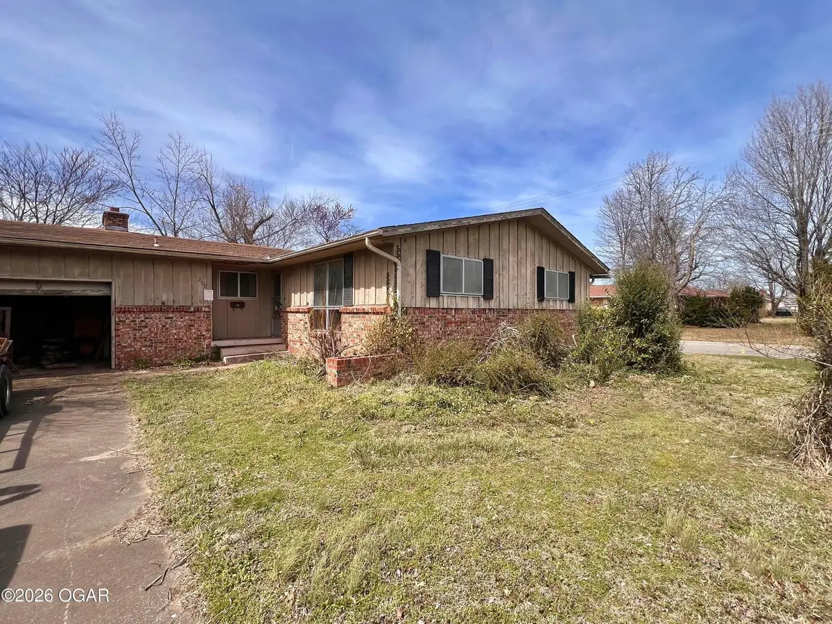 2402 Alabama Avenue, Joplin, MO 64804 - #1