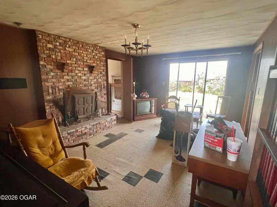 2402 Alabama Avenue, Joplin, MO 64804 - #3