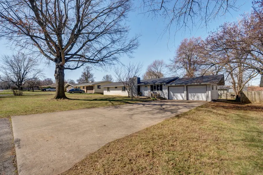 427 N Alexander Avenue, Republic, MO 65738 - #2