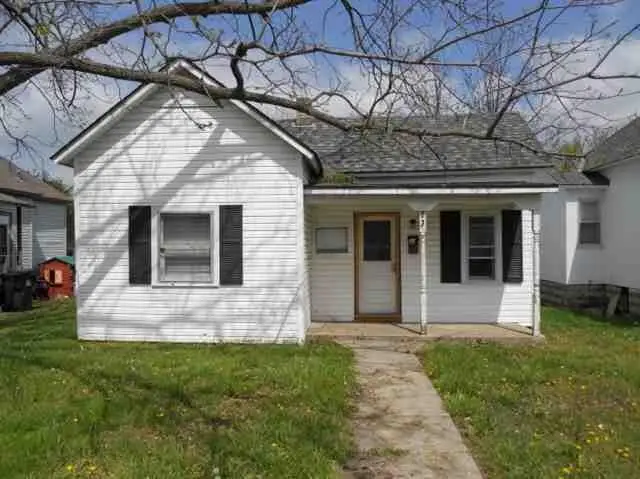 213 W College Street, Aurora, MO 65605 - #1