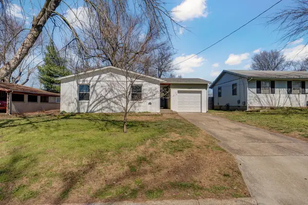 1017 E Mcclernon Street, Springfield, MO 65803