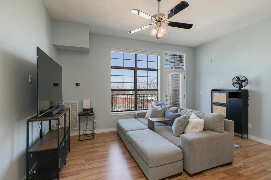 623 W Walnut Street #408, Springfield, MO 65806 - #3