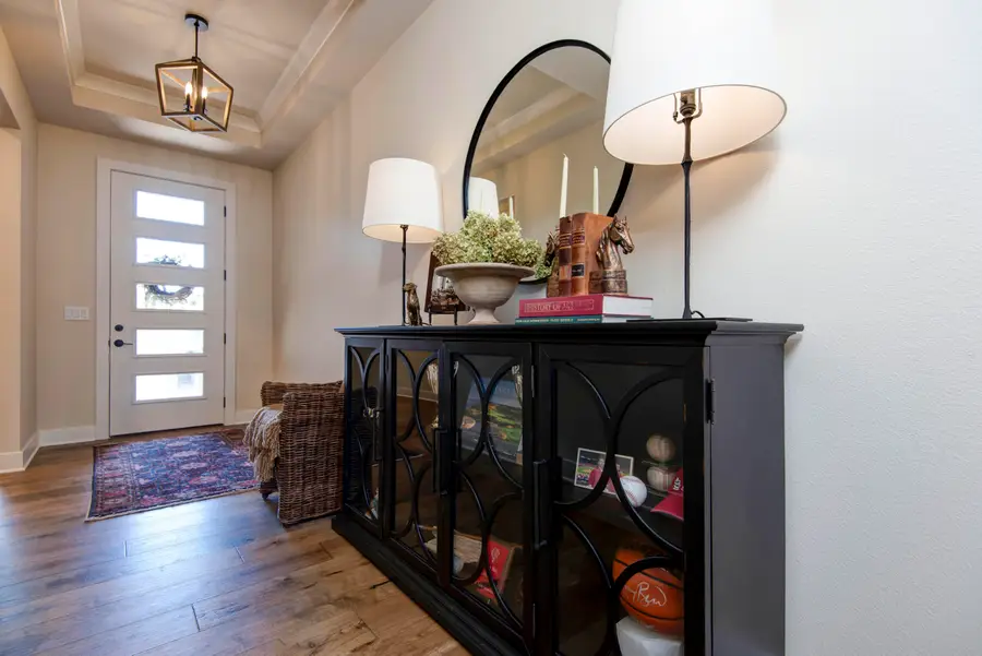 3717 E Hutcheson Avenue, Springfield, MO 65802 - #3