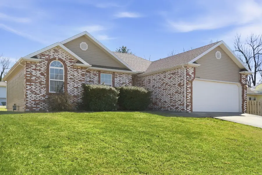 3544 S Brunswick Avenue, Springfield, MO 65809 - #2