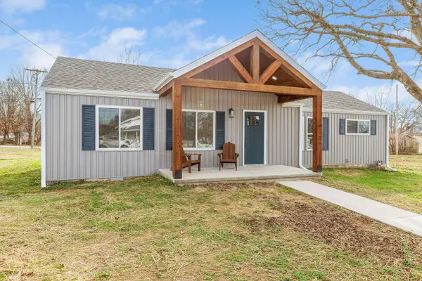 509 E Walker Street E, Ash Grove, MO 65604