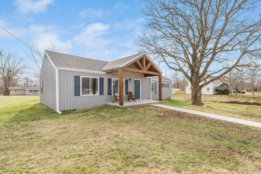 509 E Walker Street E, Ash Grove, MO 65604 - #2