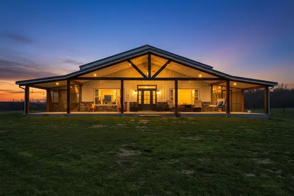 309 E 380th Road, Dunnegan, MO 65640