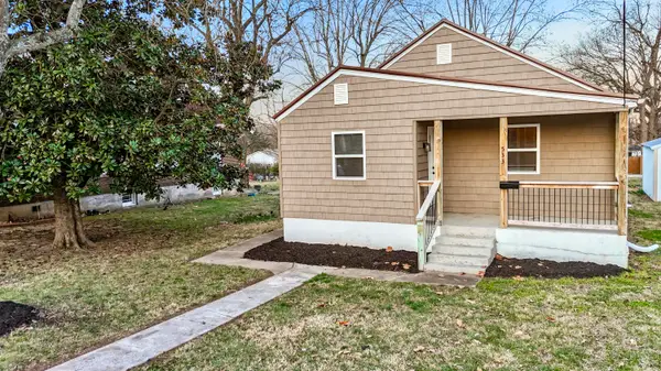 533 S Lincoln Avenue, Aurora, MO 65605