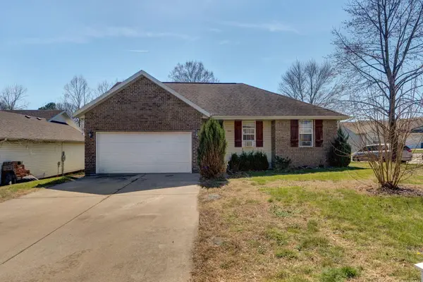 602 Oak Leaf Court, Nixa, MO 65714