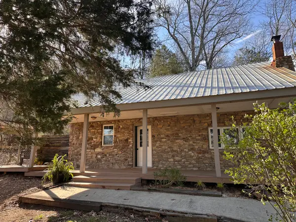 138 Blue Spruce Ln Lane, Lampe, MO 65681