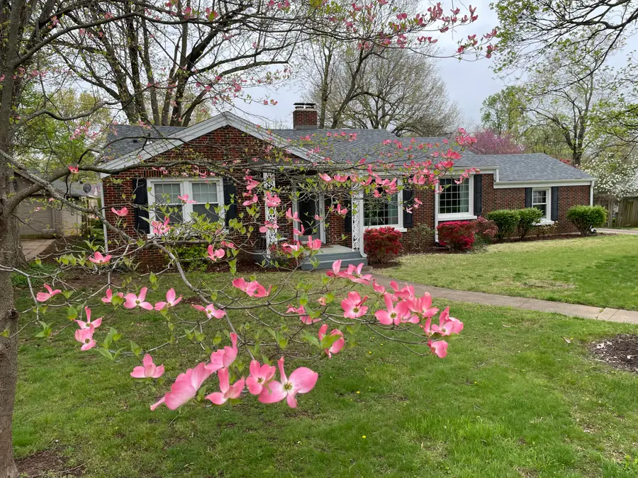 820 E Stanford Street, Springfield, MO 65807 - #2