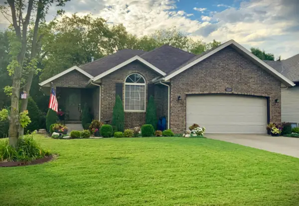 3249 S Creekside Drive S, Springfield, MO 65807