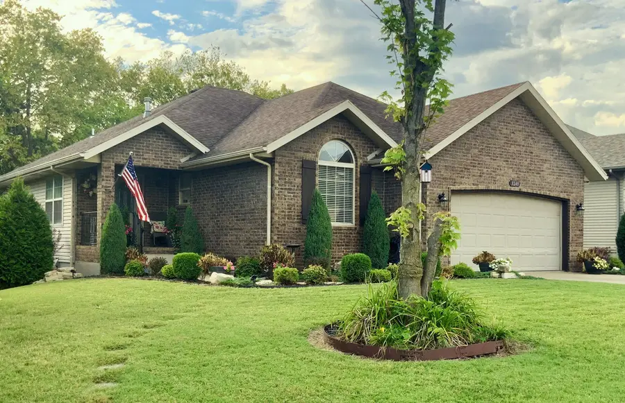 3249 S Creekside Drive S, Springfield, MO 65807 - #2