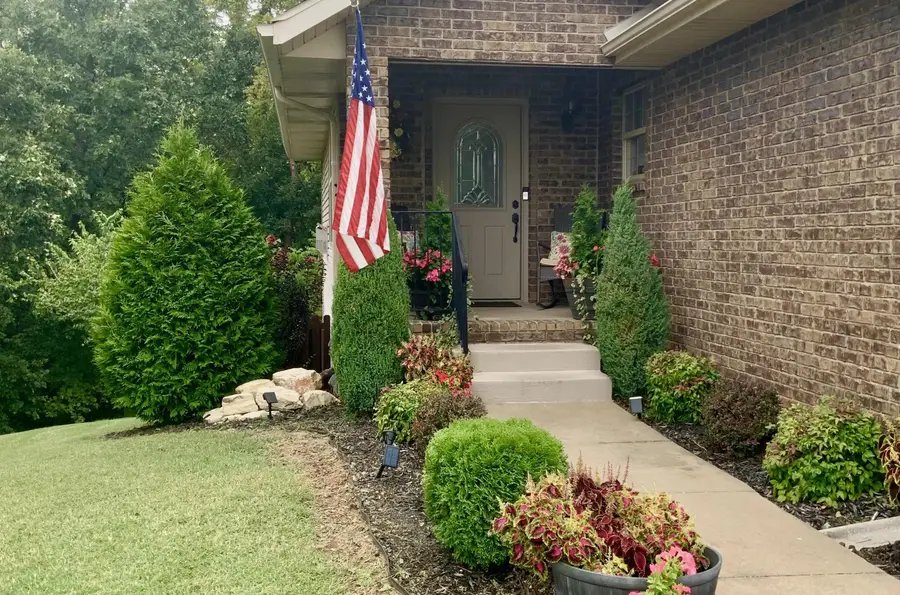 3249 S Creekside Drive S, Springfield, MO 65807 - #3