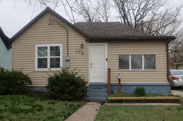 2254 N Travis Avenue, Springfield, MO 65803