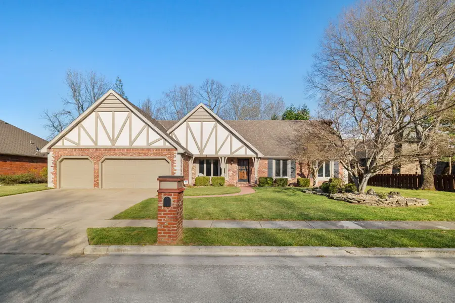 4706 S Connor Avenue, Springfield, MO 65804 - #2