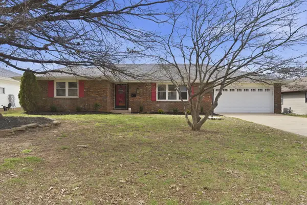 3056 E Rocklyn Road, Springfield, MO 65804