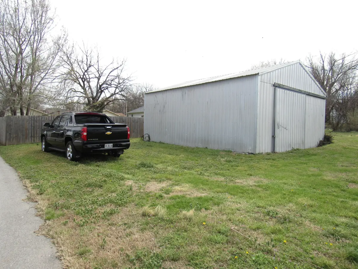 1825 W High Street, Springfield, MO 65803 - #1