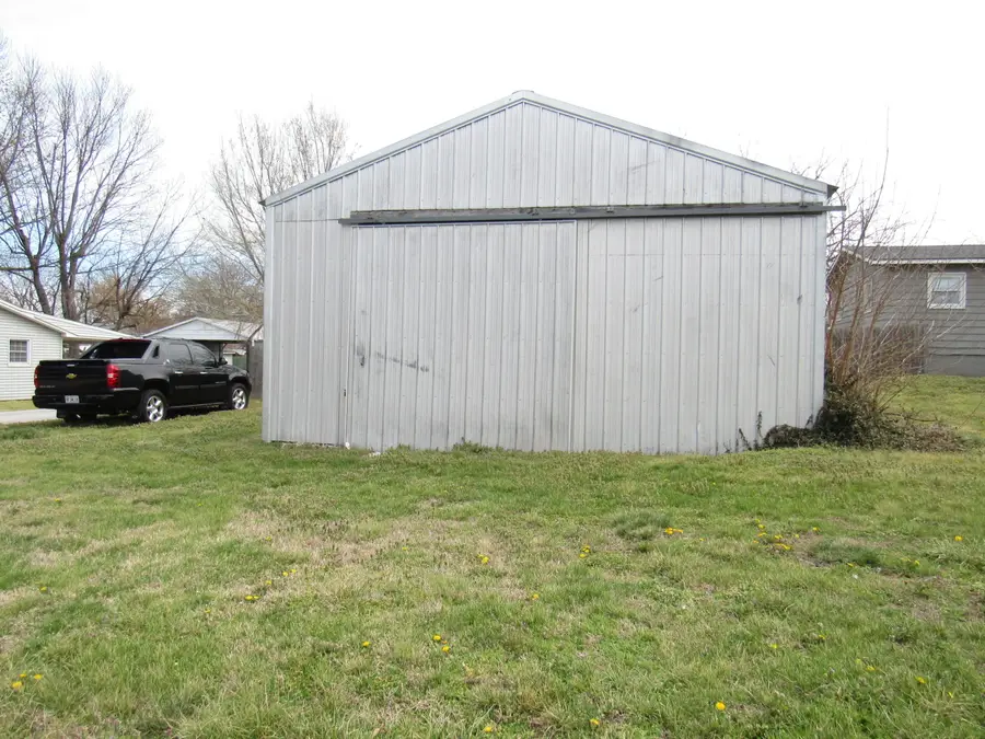 1825 W High Street, Springfield, MO 65803 - #3