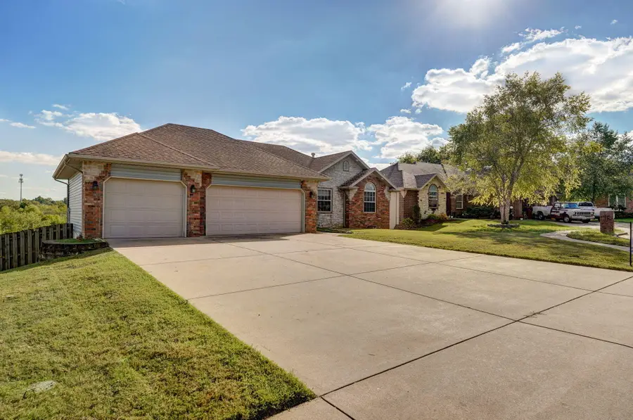 3582 N Thistlewood Court, Springfield, MO 65803 - #3