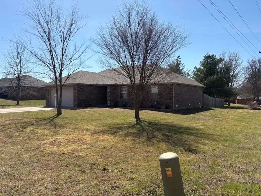 406 Todd Lane, Mount Vernon, MO 65712 - #2