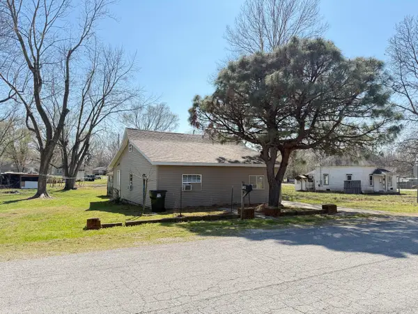 134 W Lee Street, Aurora, MO 65605