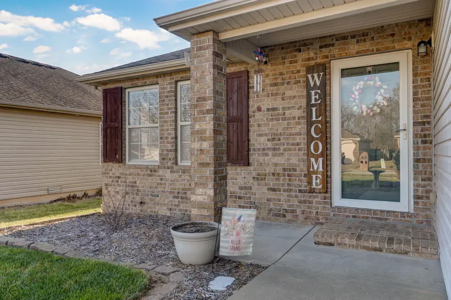 651 S Mahn Avenue, Springfield, MO 65802 - #3