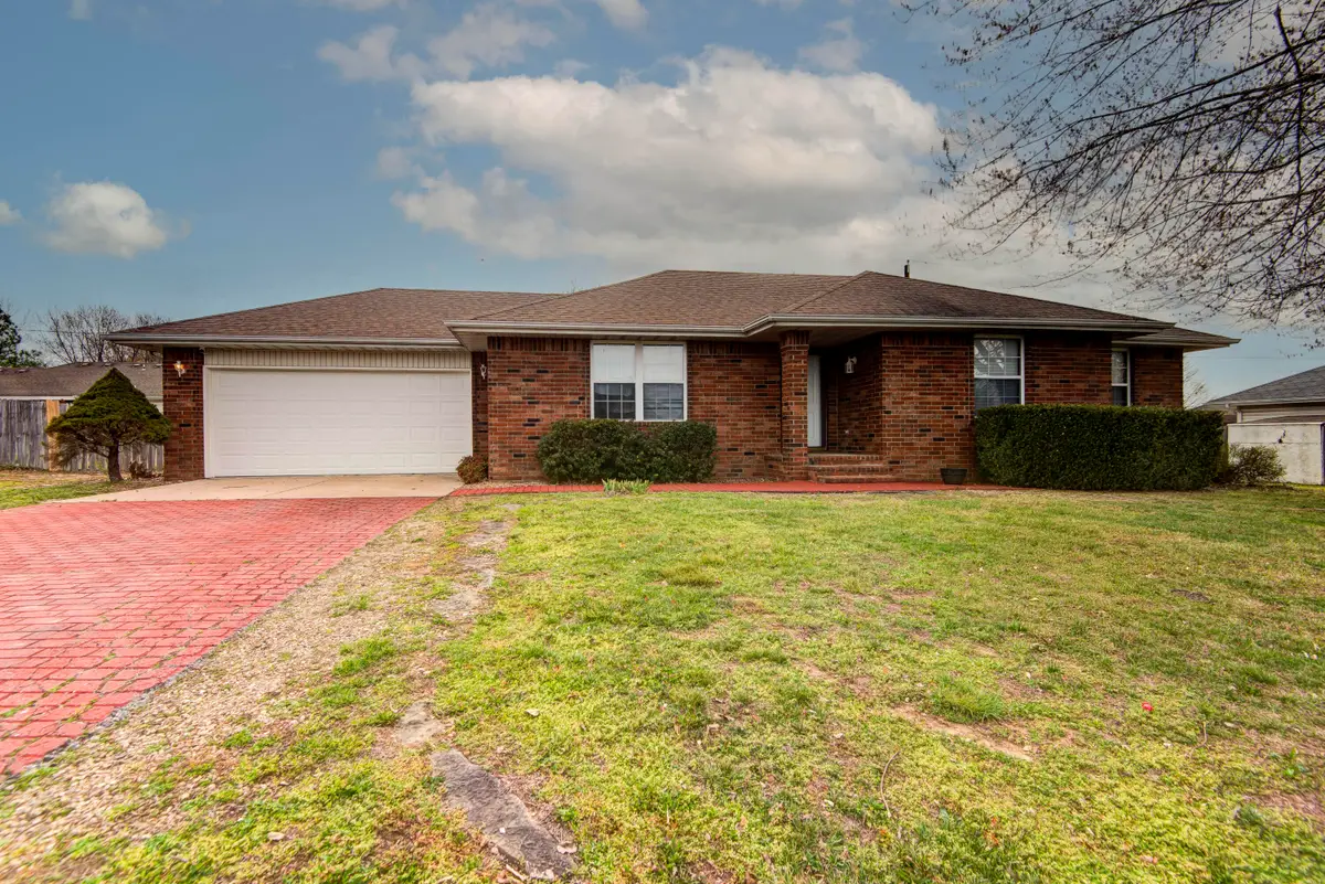 560 South Avenue, Sparta, MO 65753 - #1