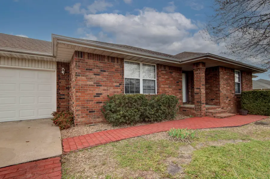 560 South Avenue, Sparta, MO 65753 - #2