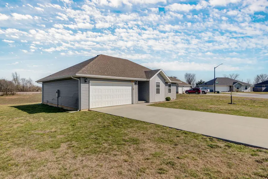 500 Ethan Avenue, Republic, MO 65738 - #3