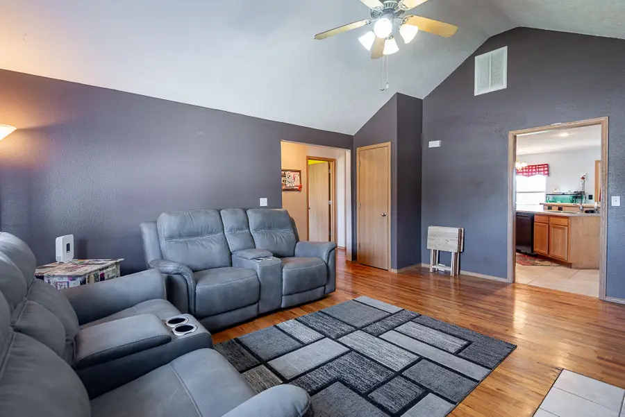 987 S Natalie Avenue, Springfield, MO 65802 - #3