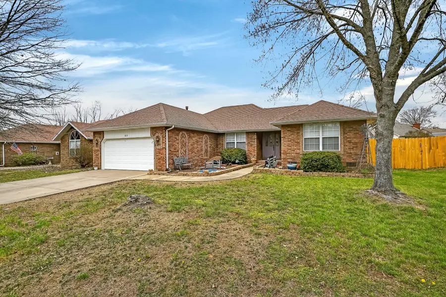 611 W Coventry Street, Nixa, MO 65714 - #3