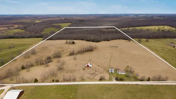 8467 Dove Creek Road, Mountain Grove, MO 65711