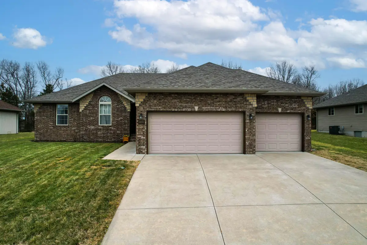 1101 E Fieldstone Drive, Ozark, MO 65721 - #1