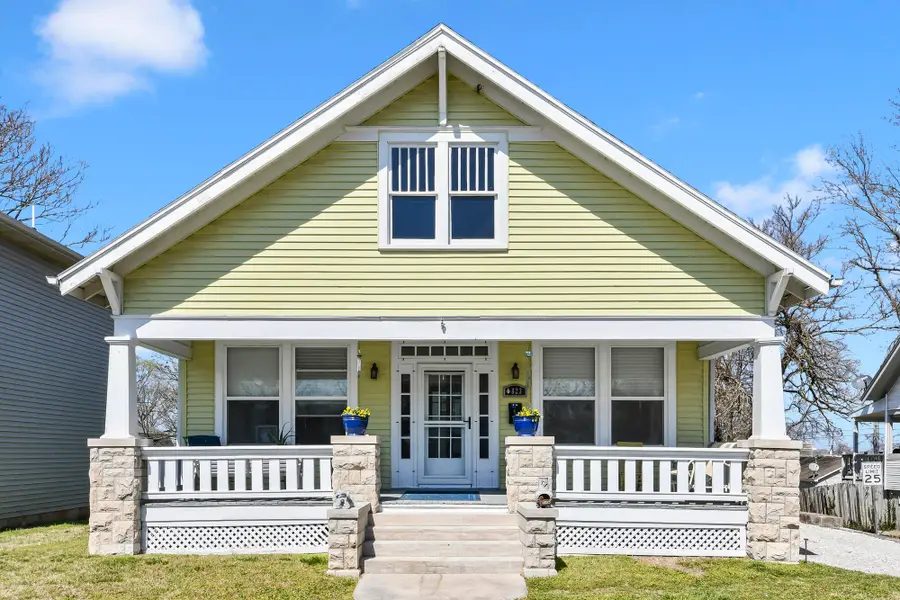 823 W Walnut Street, Springfield, MO 65806 - #2