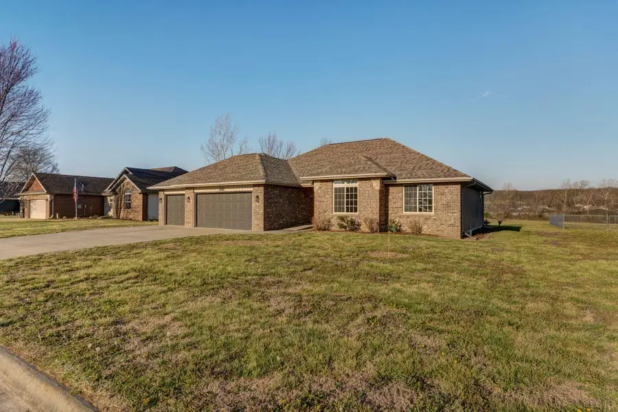 5461 Anita Avenue, Pleasant Hope, MO 65725 - #3