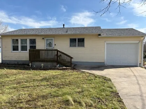 720 W South Street, Aurora, MO 65605