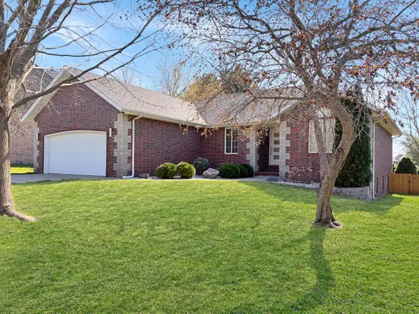 804 W Myra Drive, Nixa, MO 65714