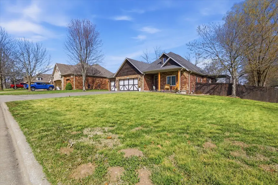 205 E Grace Street, Republic, MO 65738 - #3