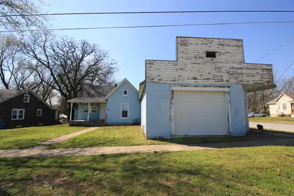 2243 N Kellett Avenue, Springfield, MO 65803