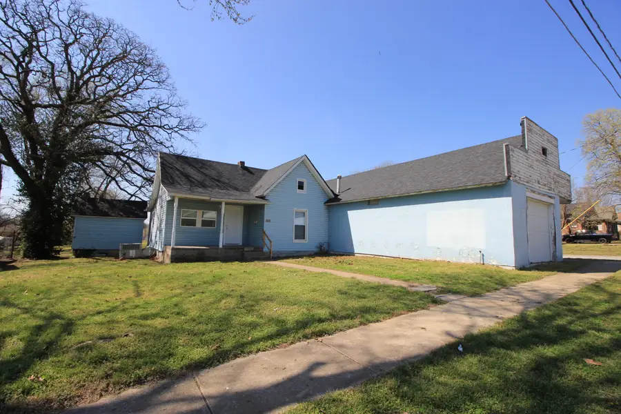 2243 N Kellett Avenue, Springfield, MO 65803 - #2