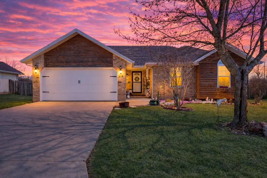 638 N Cox Avenue, Republic, MO 65738 - #2