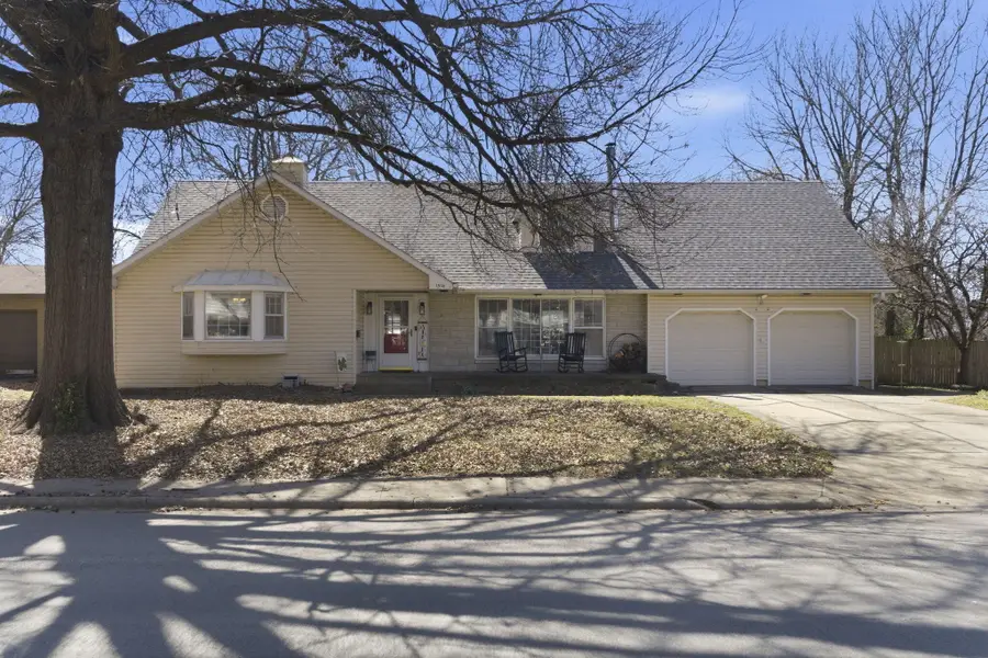 1514 W Broadmoor Street, Springfield, MO 65807 - #2