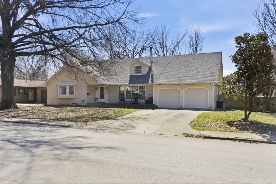 1514 W Broadmoor Street, Springfield, MO 65807 - #3