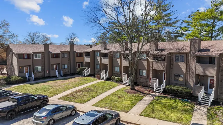 1707 E Walnut Lawn Street, Springfield, MO 65804 - #2